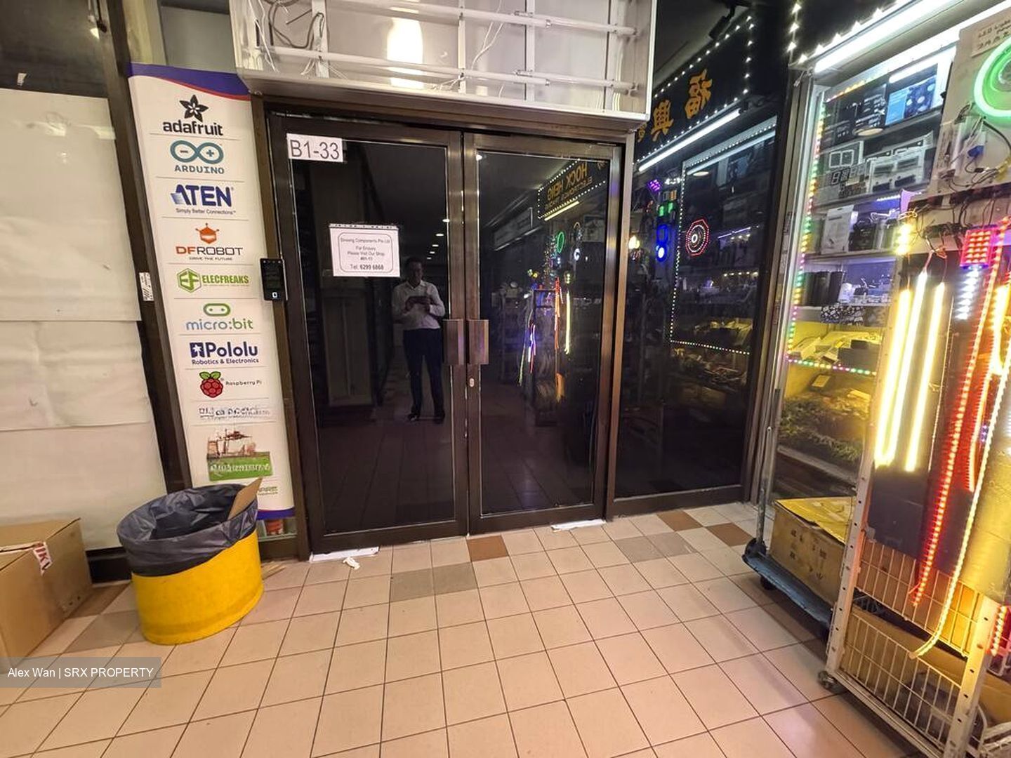 Sim Lim Tower (D8), Shop House #527953131